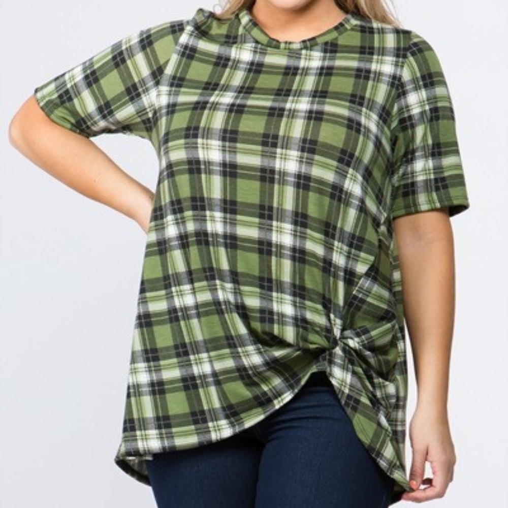 Plus Size Knoted Hem Plaid Top